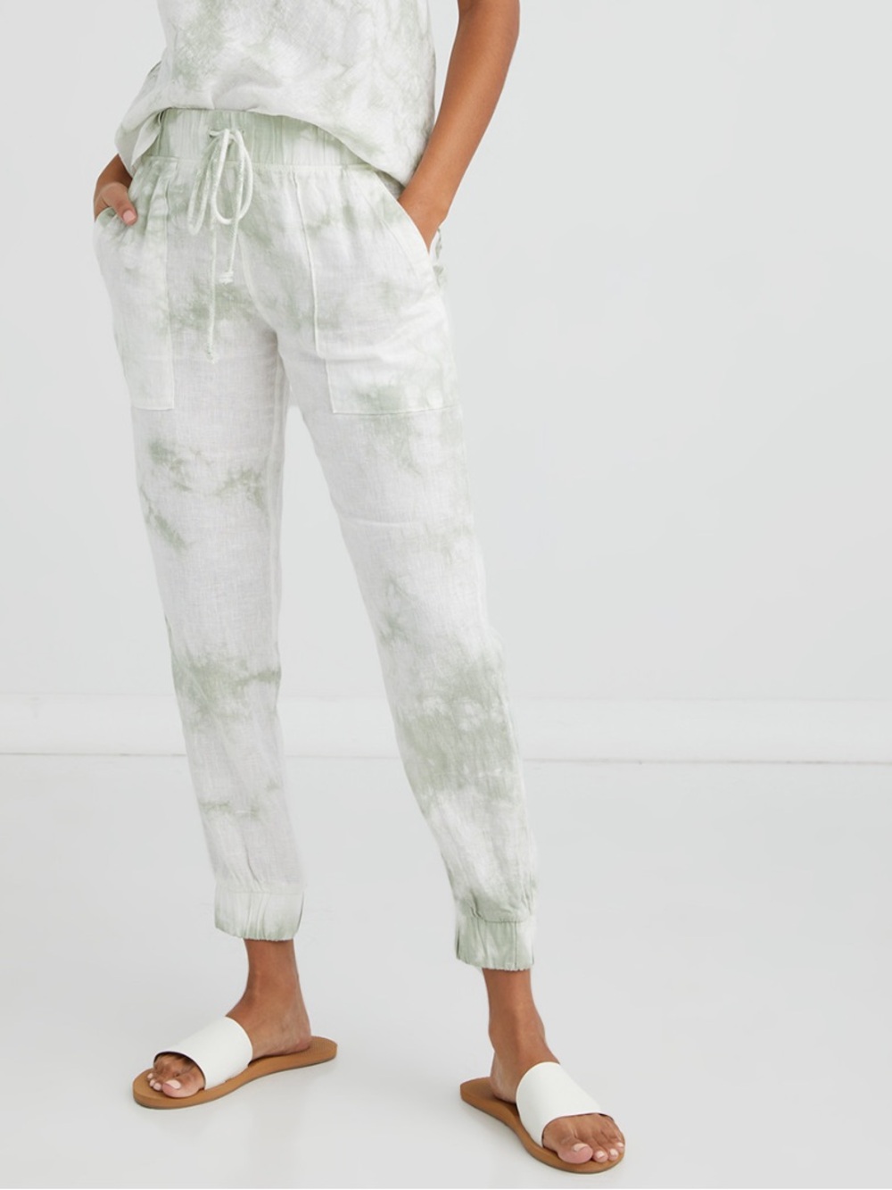 Bella Dahl Linen Pocket Jogger in Soft Mint Tie Dye